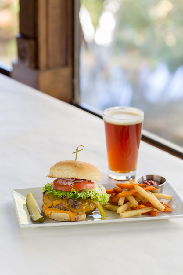 Burger at Up the Creek